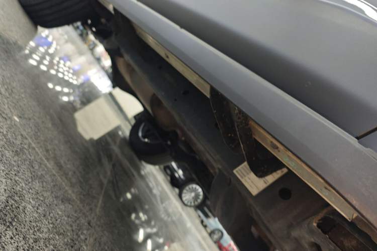 Used BAIC Off-Road BJ40 2024 2.0T All-New Urban Hunter Edition Chivalrous Style Right Side Sill