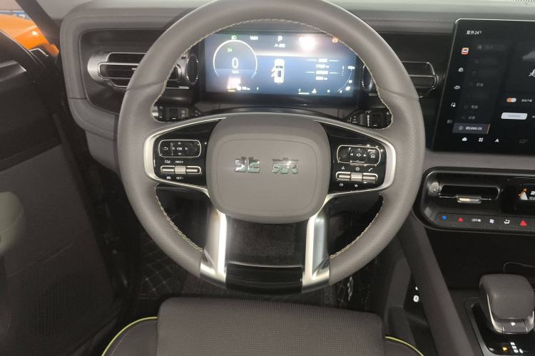 Used BAIC Off-Road BJ40 2024 2.0T All-New Urban Hunter Edition Pioneer Type Steering Wheel