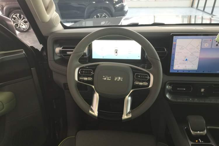 Used BAIC Off-Road BJ40 2024 2.0T All-New Urban Hunter Edition Pioneer Type Steering Wheel