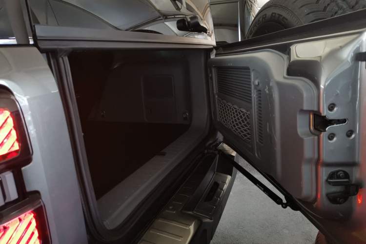 Used BAIC Off-Road BJ40 2024 2.0D All-New Blade Hero Crosser Trunk