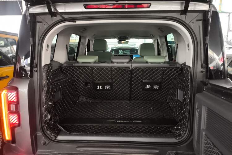 Used BAIC Off-Road BJ40 2024 2.0T All-New Urban Hunter Edition Pioneer Type Trunk
