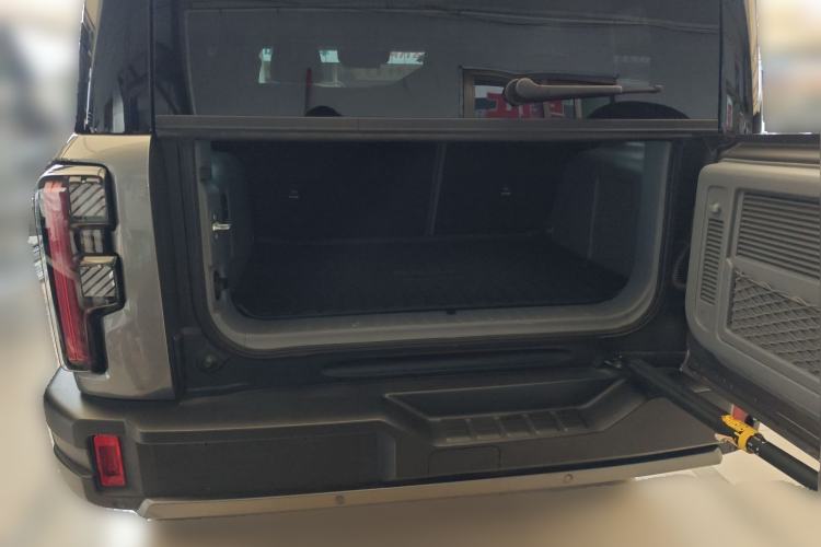 Used BAIC Off-Road BJ40 2024 2.0T All-New Urban Hunter Edition Ultimate Version Trunk