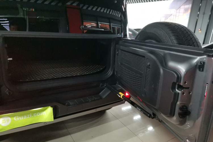 Used BAIC Off-Road BJ40 2024 2.0T All-New Urban Hunter Edition Ultimate Version Trunk