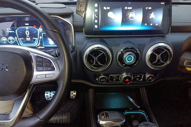 Used BAIC Off-Road BJ40 2024 2.0D Blade Hero Glory Edition Audio And AC Panel