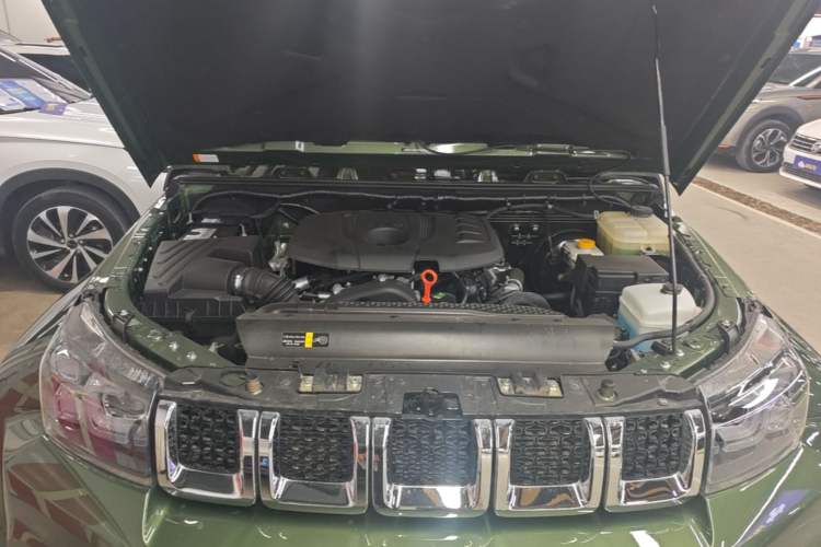 Used BAIC Off-Road BJ40 2024 2.0T Tribute to the 2020 Glory Edition Engine Bay
