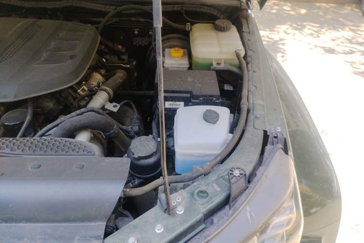 Used BAIC Off-Road BJ40 2024 2.0T Urban Hunter Honor Edition Engine Bay Left