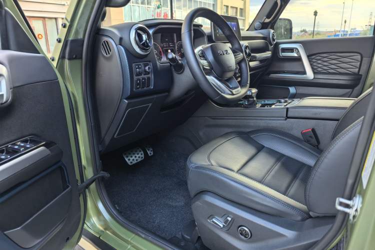 Used BAIC Off-Road BJ40 2024 2.0D Blade Hero Glory Edition Interior 2