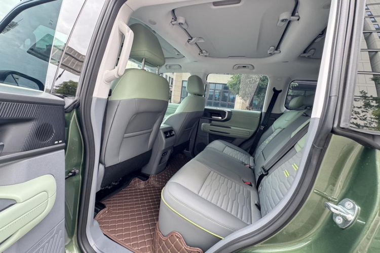 Used BAIC Off-Road BJ40 2024 2.0D All-New Blade Hero Crosser Interior 6
