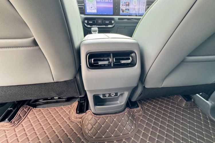 Used BAIC Off-Road BJ40 2024 2.0D All-New Blade Hero Crosser Interior 8