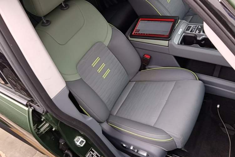 Used BAIC Off-Road BJ40 2024 2.0D All-New Blade Hero Crosser Right Front Seat