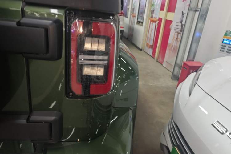 Used BAIC Off-Road BJ40 2024 2.0T Tribute to the 2020 Glory Edition Right Rear Taillight