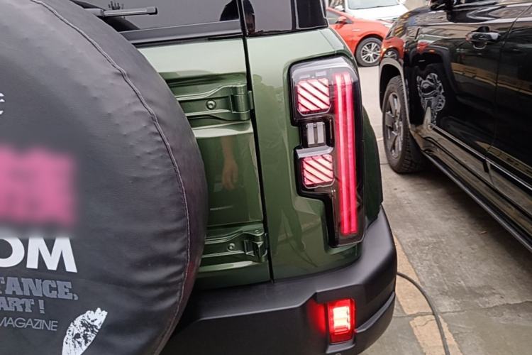 Used BAIC Off-Road BJ40 2024 2.0D All-New Blade Hero Crosser Right Rear Taillight