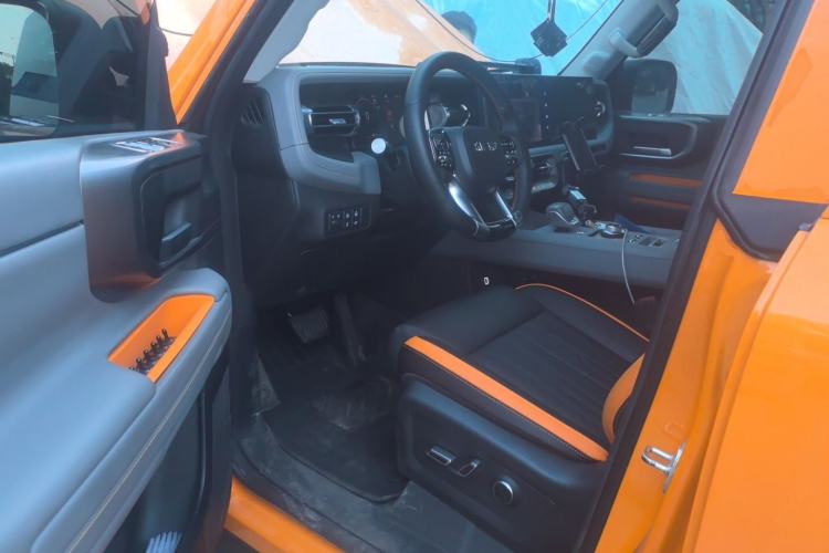 Used BAIC Off-Road BJ40 2024 2.0T All-New Urban Hunter Edition Chivalrous Style Driver Seat