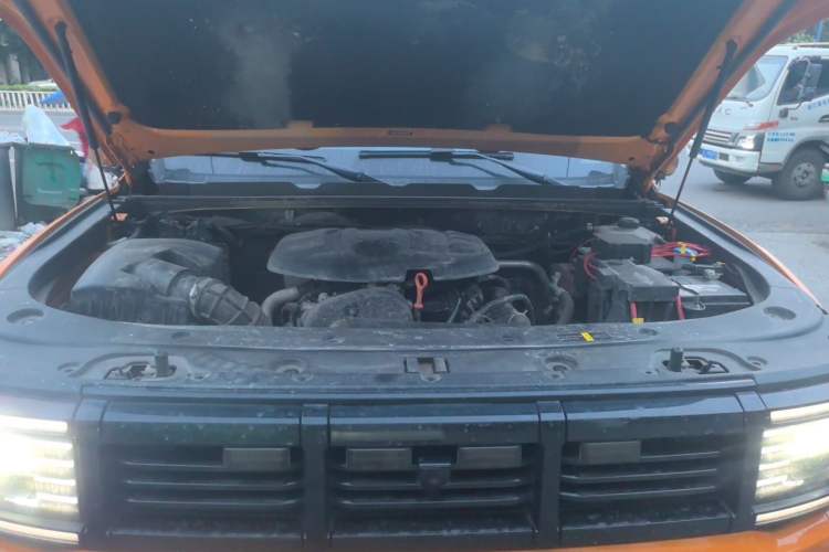 Used BAIC Off-Road BJ40 2024 2.0T All-New Urban Hunter Edition Chivalrous Style Engine Bay