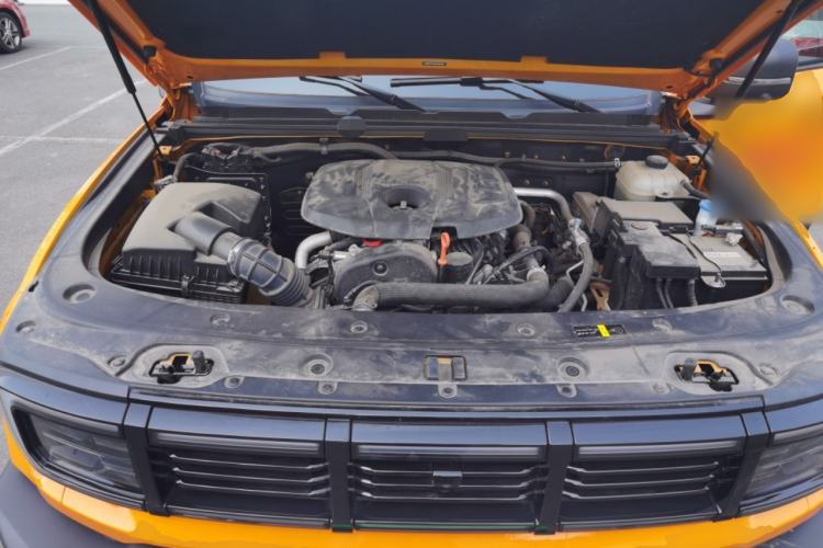 Used BAIC Off-Road BJ40 2024 2.0T All-New Urban Hunter Edition Chivalrous Style Engine Bay