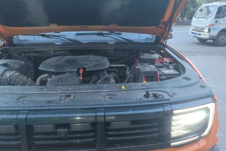 Used BAIC Off-Road BJ40 2024 2.0T All-New Urban Hunter Edition Chivalrous Style Engine Bay Left