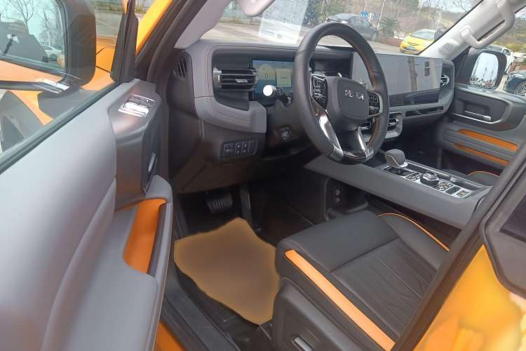 Used BAIC Off-Road BJ40 2024 2.0T All-New Urban Hunter Edition Advanced Type Interior 2