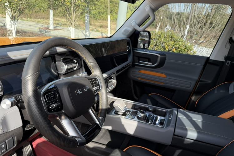 Used BAIC Off-Road BJ40 2024 2.0T All-New Urban Hunter Edition Chivalrous Style Interior 3