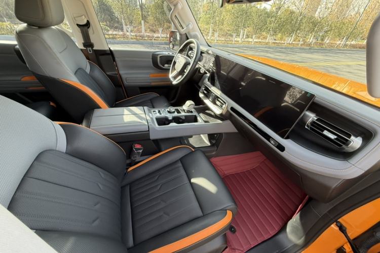 Used BAIC Off-Road BJ40 2024 2.0T All-New Urban Hunter Edition Chivalrous Style Interior 5