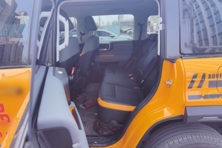 Used BAIC Off-Road BJ40 2024 2.0T All-New Urban Hunter Edition Chivalrous Style Left Rear Seat
