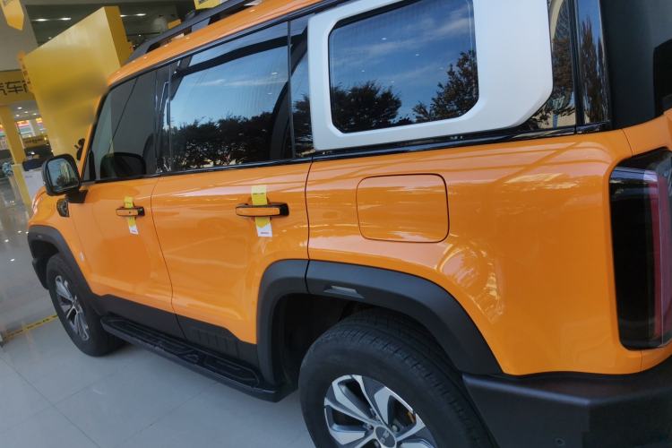 Used BAIC Off-Road BJ40 2024 2.0T All-New Urban Hunter Edition Ultimate Version Left Side