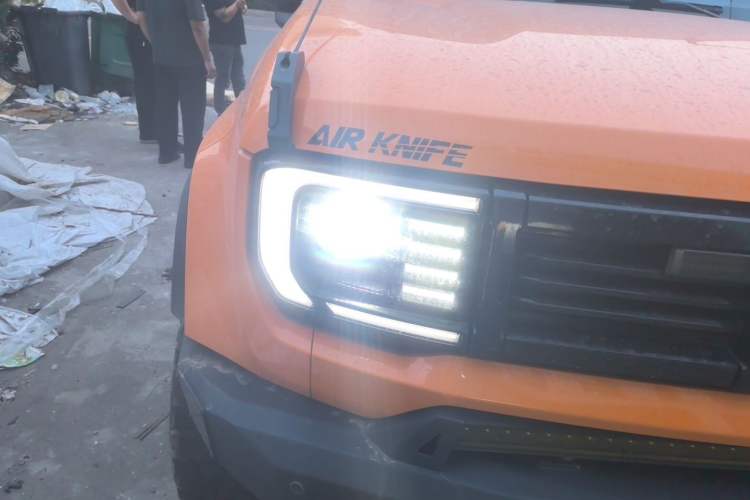 Used BAIC Off-Road BJ40 2024 2.0T All-New Urban Hunter Edition Chivalrous Style Right Front Headlight