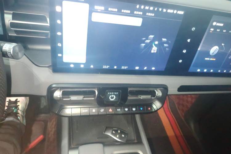 Used BAIC Off-Road BJ40 2024 2.0T All-New Urban Hunter Edition Ultimate Version Audio And AC Panel