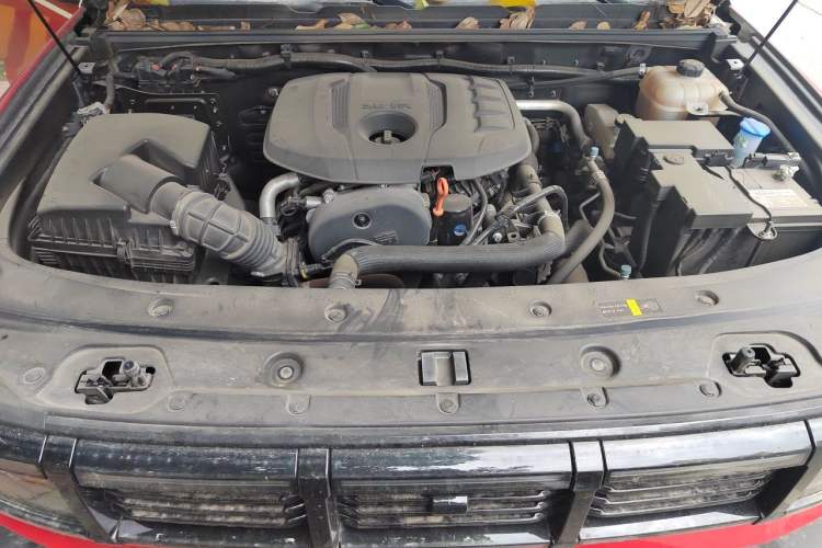 Used BAIC Off-Road BJ40 2024 2.0T All-New Urban Hunter Edition Chivalrous Style Engine Bay