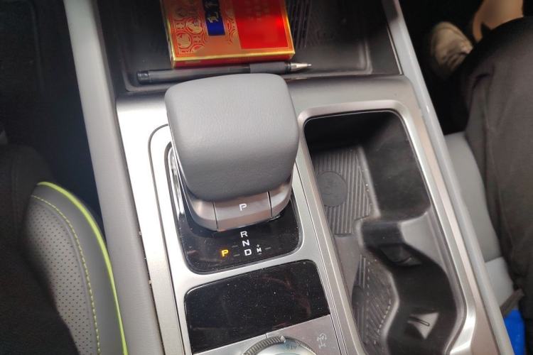 Used BAIC Off-Road BJ40 2024 2.0T All-New Urban Hunter Edition Chivalrous Style Gear Lever
