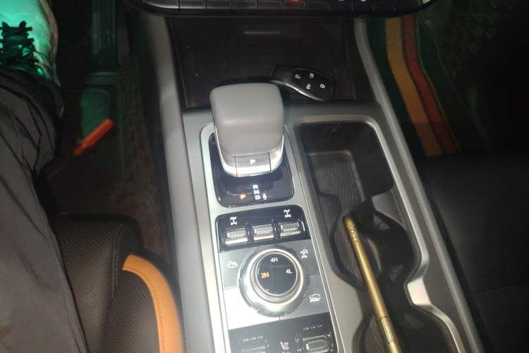 Used BAIC Off-Road BJ40 2024 2.0T All-New Urban Hunter Edition Ultimate Version Gear Lever