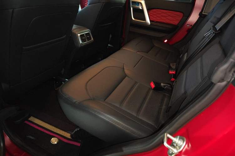 Used BAIC Off-Road BJ40 2024 2.0D Blade Hero Glory Edition Interior 4
