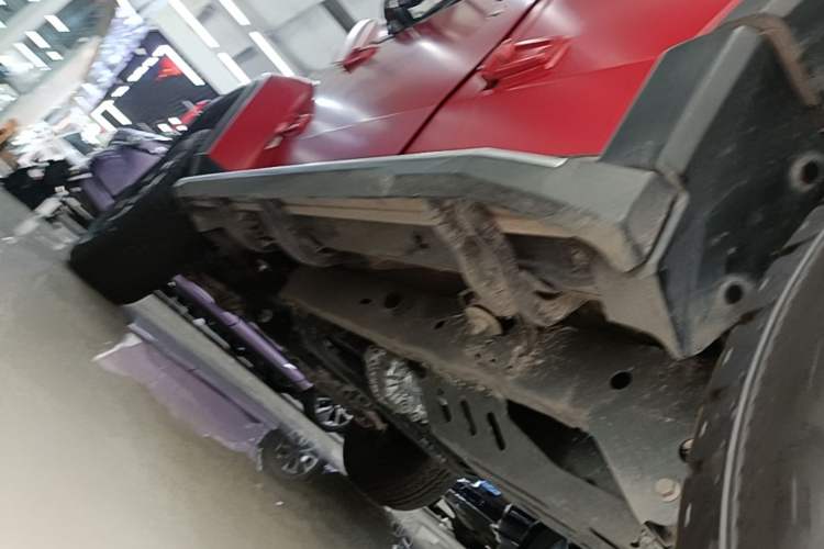 Used BAIC Off-Road BJ40 2024 2.0D Blade Hero Glory Edition Left Side Sill
