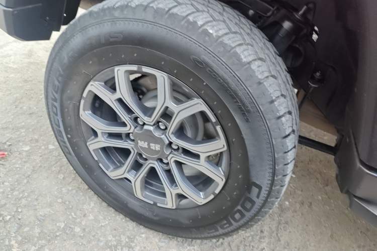 Used BAIC Off-Road BJ40 2024 2.0T Urban Hunter Honor Edition Right Rear Wheel Hub