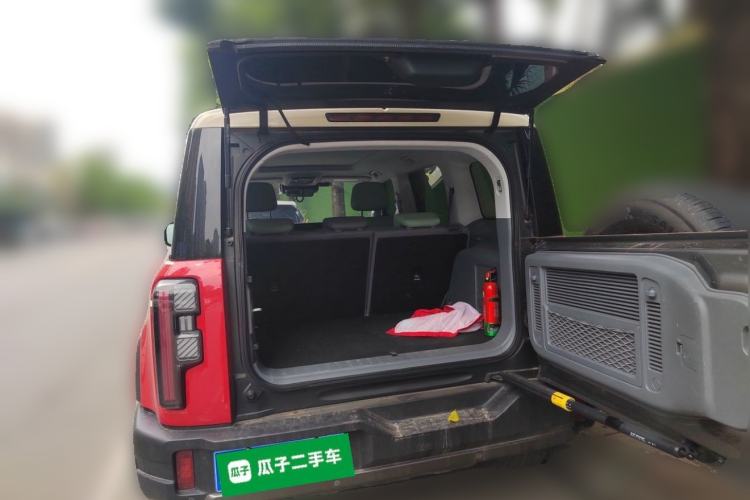 Used BAIC Off-Road BJ40 2024 2.0T All-New Urban Hunter Edition Chivalrous Style Trunk