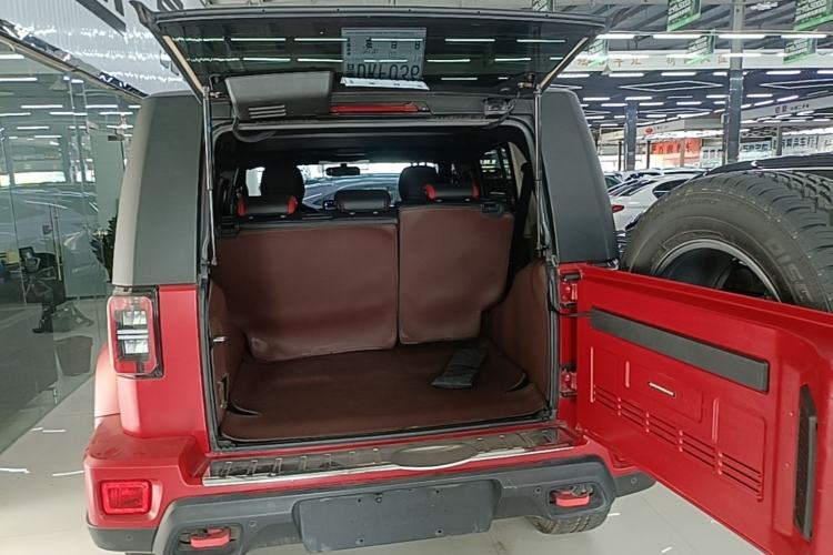 Used BAIC Off-Road BJ40 2024 2.0D Blade Hero Glory Edition Trunk