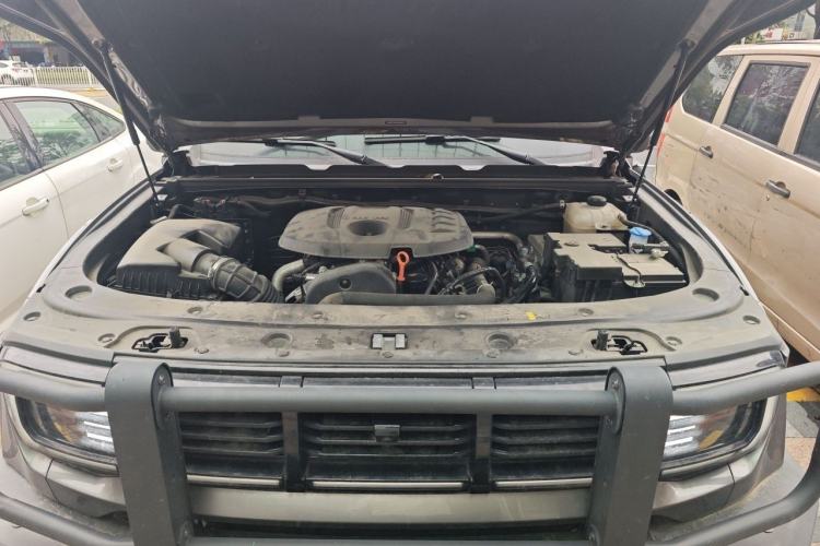 Used BAIC Off-Road BJ40 2024 2.0T All-New Urban Hunter Edition Chivalrous Style Engine Bay