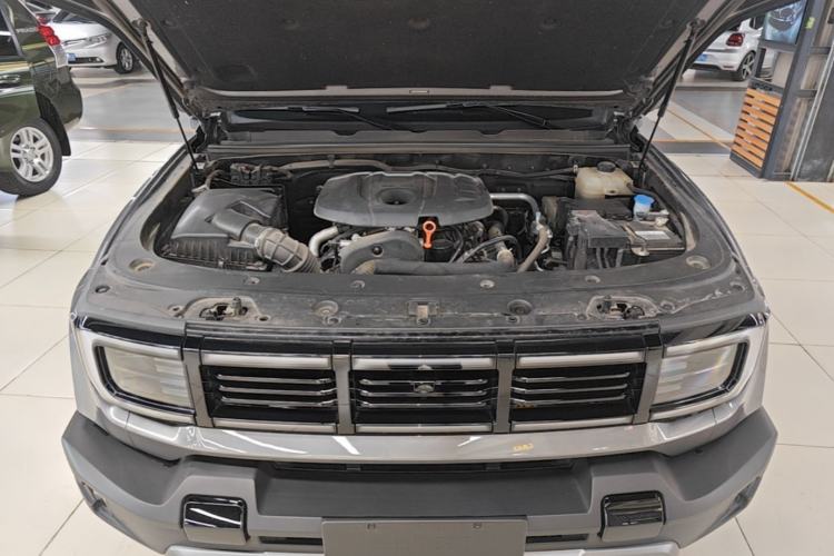 Used BAIC Off-Road BJ40 2024 2.0T All-New Urban Hunter Edition Chivalrous Style Engine Bay