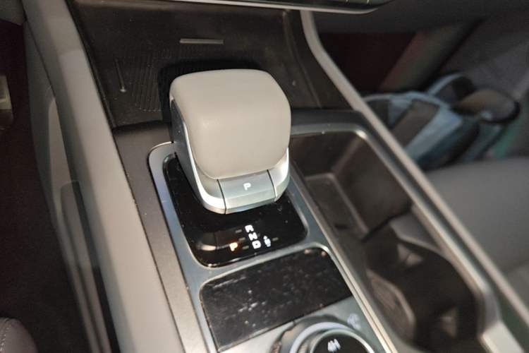 Used BAIC Off-Road BJ40 2024 2.0T All-New Urban Hunter Edition Chivalrous Style Gear Lever