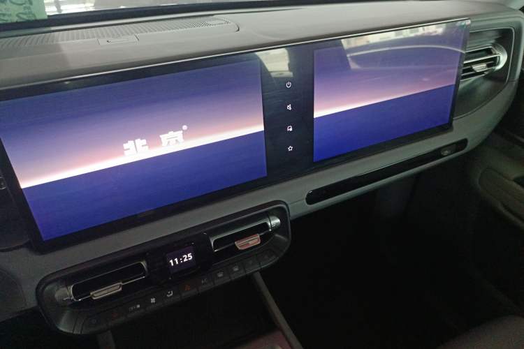 Used BAIC Off-Road BJ40 2024 2.0T All-New Blade Hero Edition Climber Interior 15