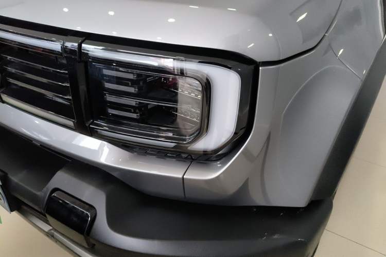 Used BAIC Off-Road BJ40 2024 2.0T All-New Urban Hunter Edition Chivalrous Style Left Front Headlight