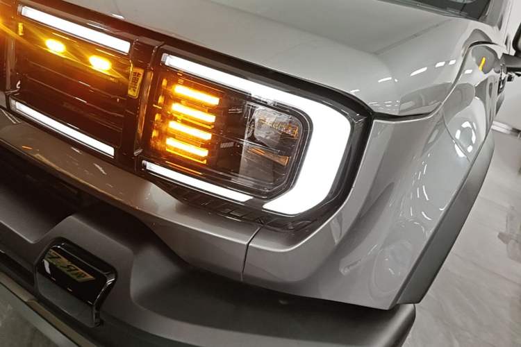Used BAIC Off-Road BJ40 2024 2.0T All-New Urban Hunter Edition Pioneer Type Left Front Headlight