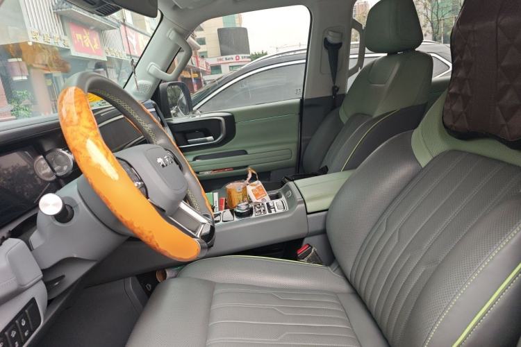 Used BAIC Off-Road BJ40 2024 2.0T All-New Urban Hunter Edition Chivalrous Style Left Front Seat
