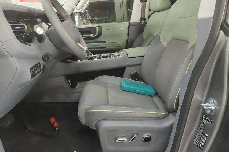 Used BAIC Off-Road BJ40 2024 2.0T All-New Urban Hunter Edition Ultimate Version Left Front Seat