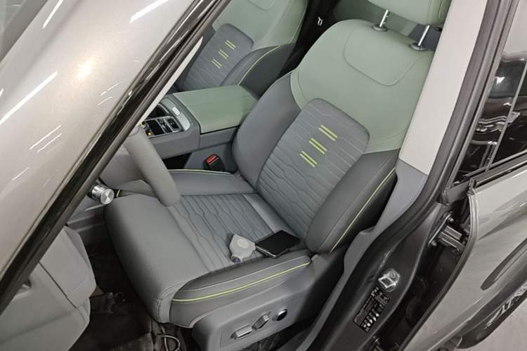Used BAIC Off-Road BJ40 2024 2.0T All-New Urban Hunter Edition Pioneer Type Left Front Seat