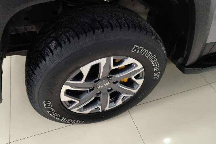Used BAIC Off-Road BJ40 2024 2.0T All-New Urban Hunter Edition Chivalrous Style Left Front Wheel Hub