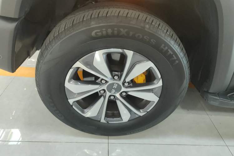 Used BAIC Off-Road BJ40 2024 2.0T All-New Urban Hunter Edition Ultimate Version Left Front Wheel Hub