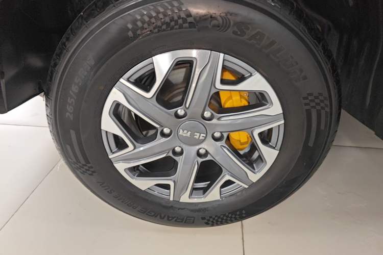 Used BAIC Off-Road BJ40 2024 2.0T All-New Urban Hunter Edition Chivalrous Style Left Front Wheel Hub