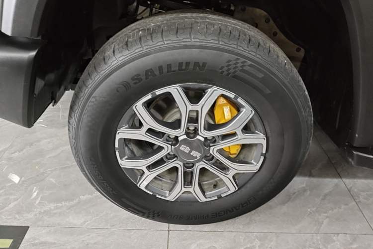 Used BAIC Off-Road BJ40 2024 2.0T All-New Urban Hunter Edition Pioneer Type Left Front Wheel Hub