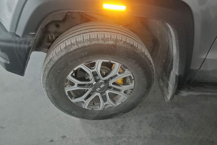 Used BAIC Off-Road BJ40 2024 2.0T All-New Urban Hunter Edition Pioneer Type Left Front Wheel Hub