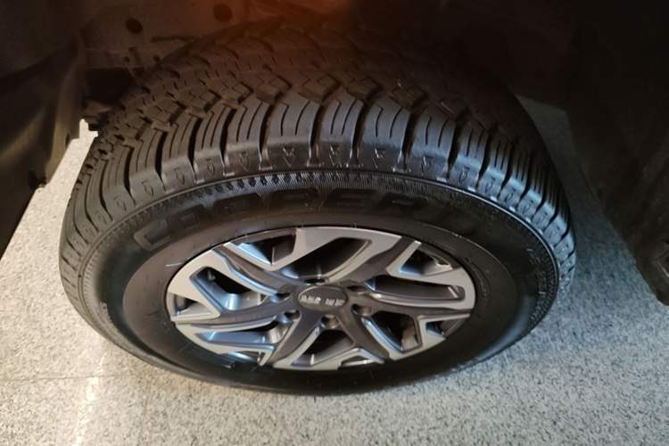 Used BAIC Off-Road BJ40 2024 2.0T All-New Blade Hero Edition Climber Left Front Wheel Hub